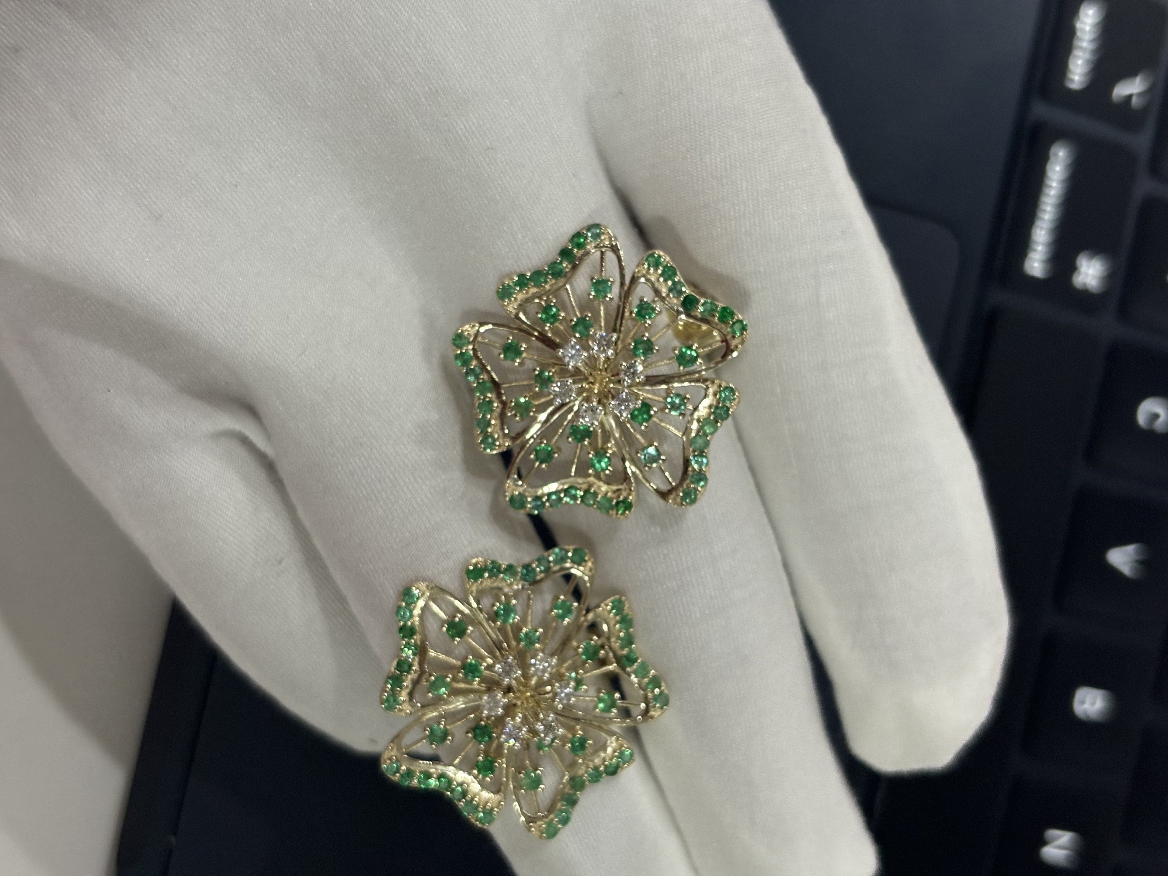 Flower Emerald Earring