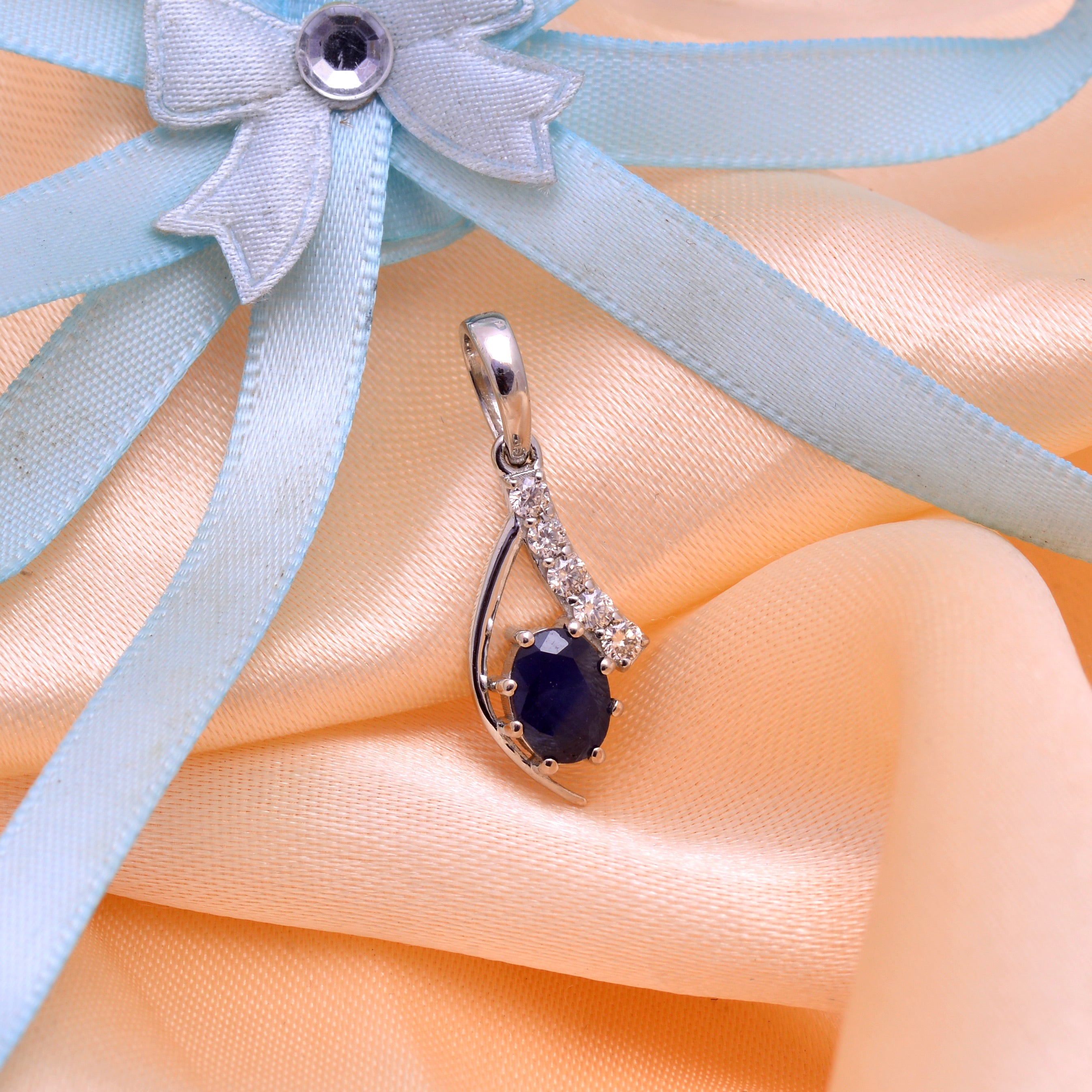 Hold On Pendant